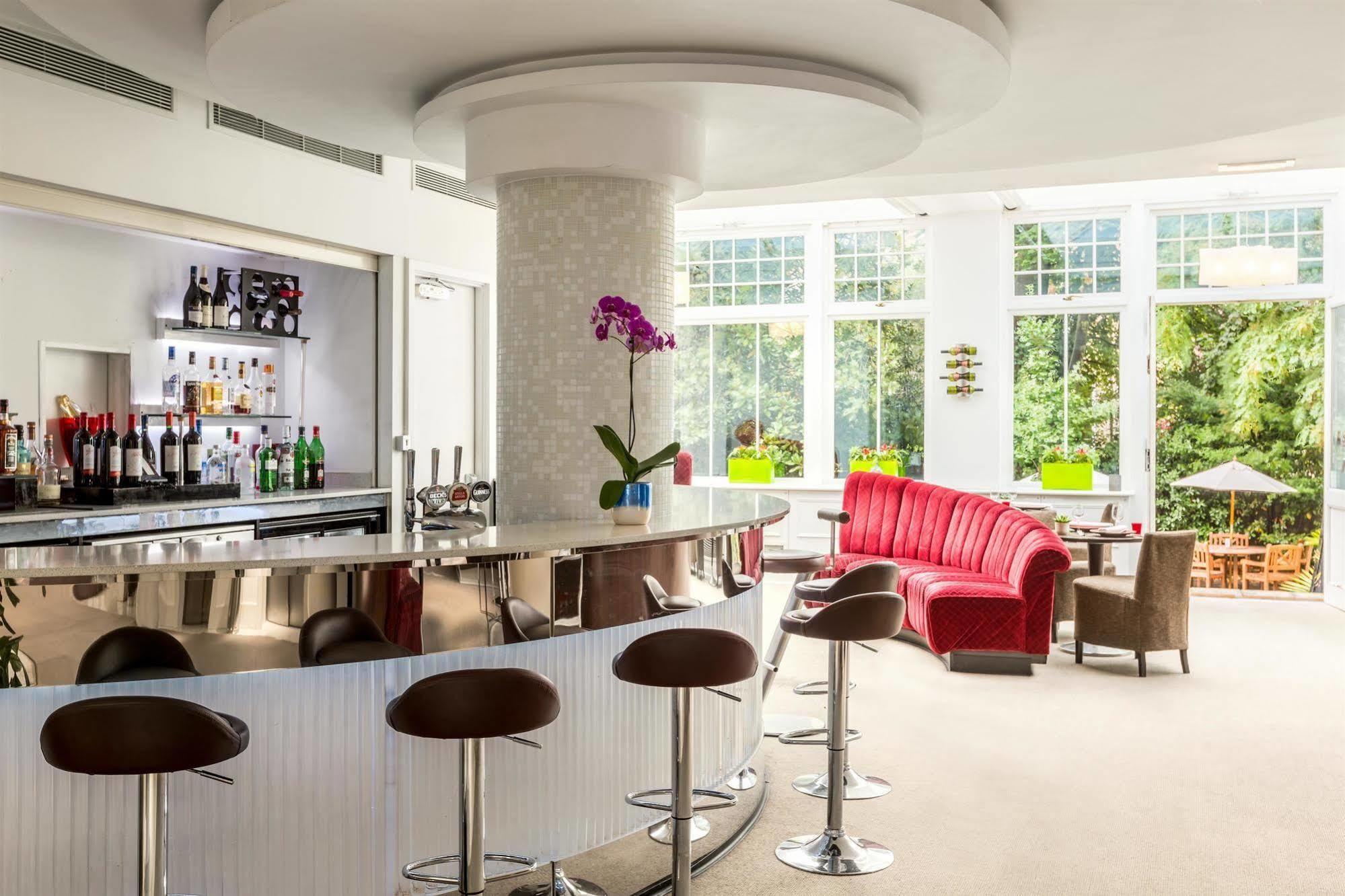 Отель Nh London Kensington Экстерьер фото